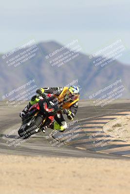 media/Nov-16-2025-Race Pace (Sun) [[8c5fa54630]]/Non Verified Riders (1st 20 Minutes)/6-Turn 12 (2pm)/